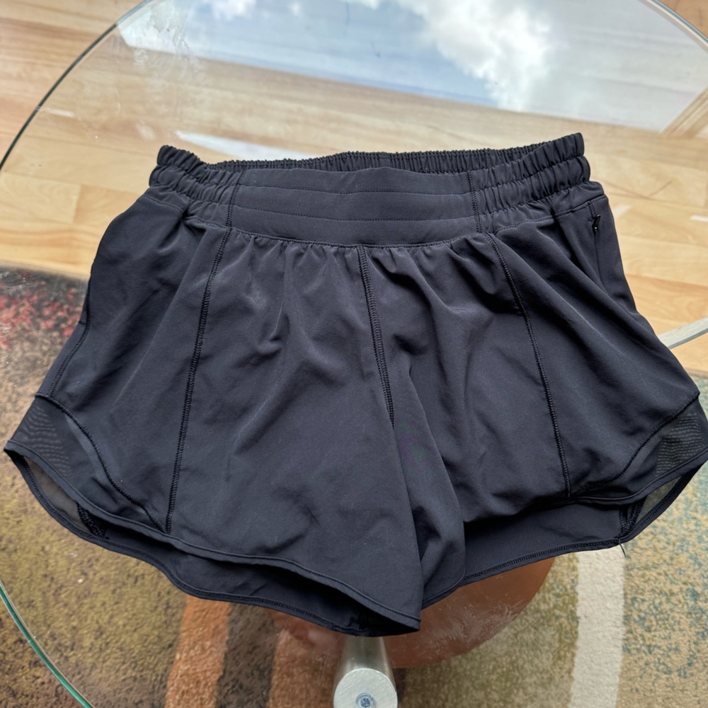 Black 4” hotty hot lulu shorts